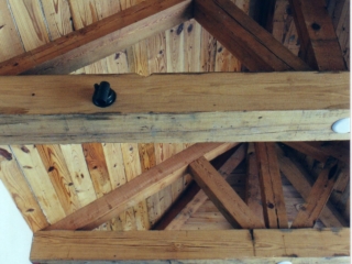 Beams_Antique_000-3_31_ Reclaimed Heart Pine King Post Trusses