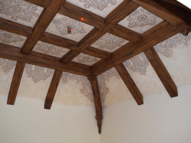Reclaimed White Oak S4S Beams - Steciling - Entry Foyer