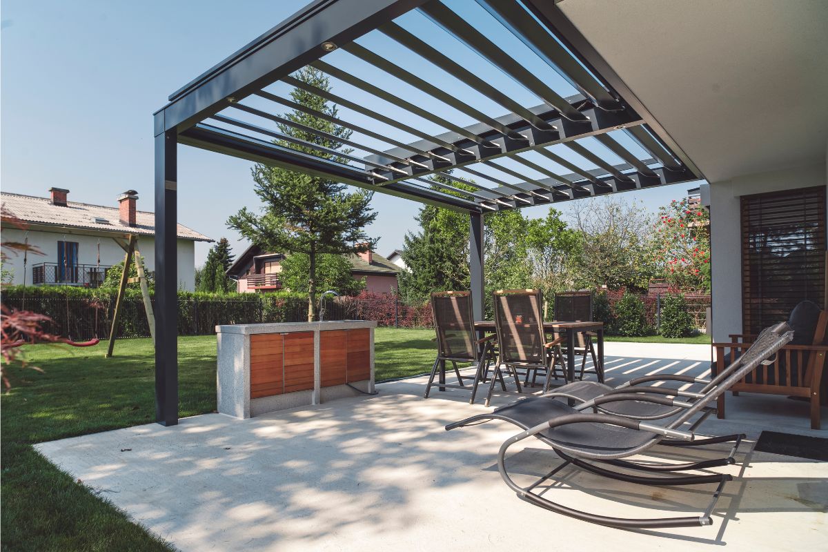 Building A Pergola On Your Deck – The Definitive Guide