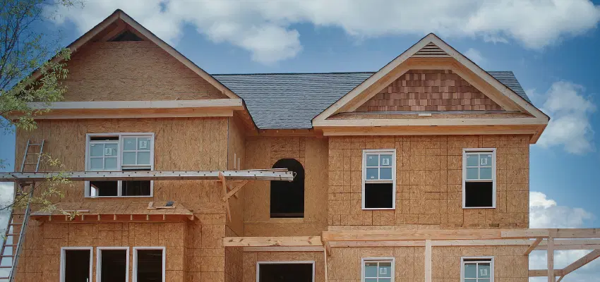 Wood is one of the most common construction materials, along with steel, concrete, and stone. It boasts high thermal insulation, adaptability, structural stability, and affordability.