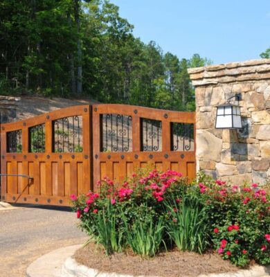 One of the luxurious wood fence gate ideas that add value to the home.