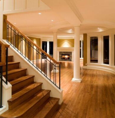 A light wood flooring that has always gained popularity for its timeless appeal.