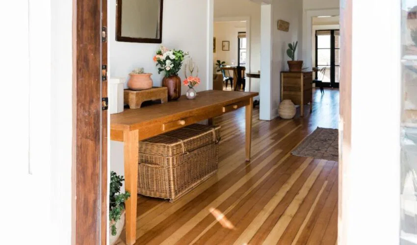 Wooden floors and furniture shine because of using olive oil in wood.