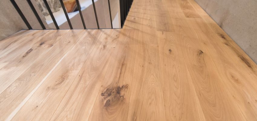 A French oak wood flooring.
