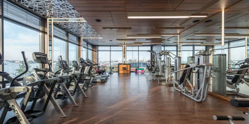 A gym as one of the most luxurious apartment amenities