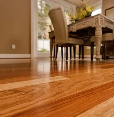 The floor looks more shiny and clean after deep cleaning.