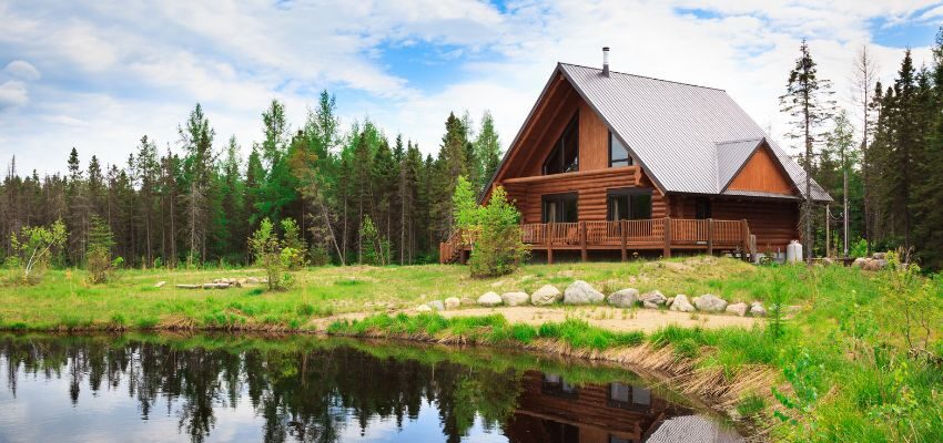 Adirondack architecture is more than a design aesthetic. It’s a lifestyle that harmoniously blends nature with luxury.