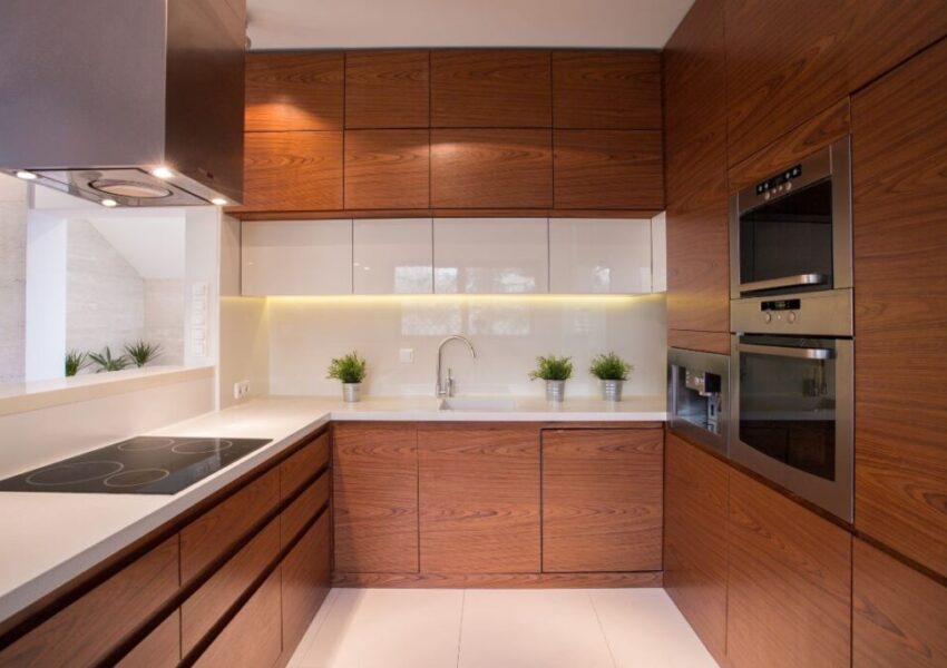 best wood for cabinets (3) The homeowner uses the best wood for the kitchen cabinets.